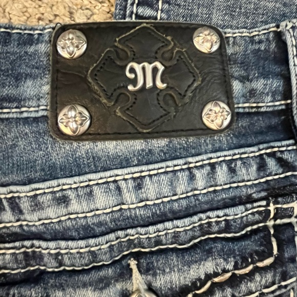 Miss Me Boyfriend Capri Distressed Jeans Size 31 Waist - Picture 8 of 16